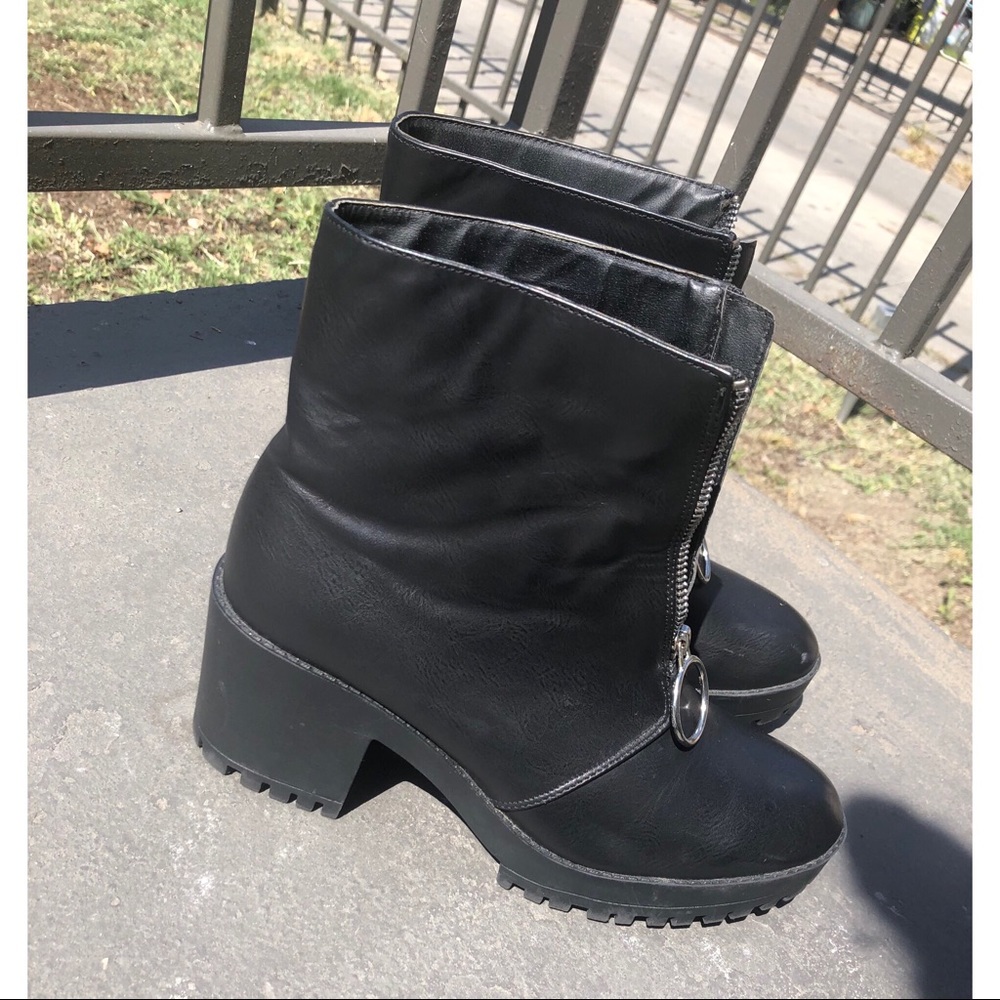 Beston Chelsea Chunky Boots